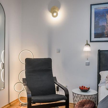 Iva'S Central Apartment Zagreb Bagian luar foto