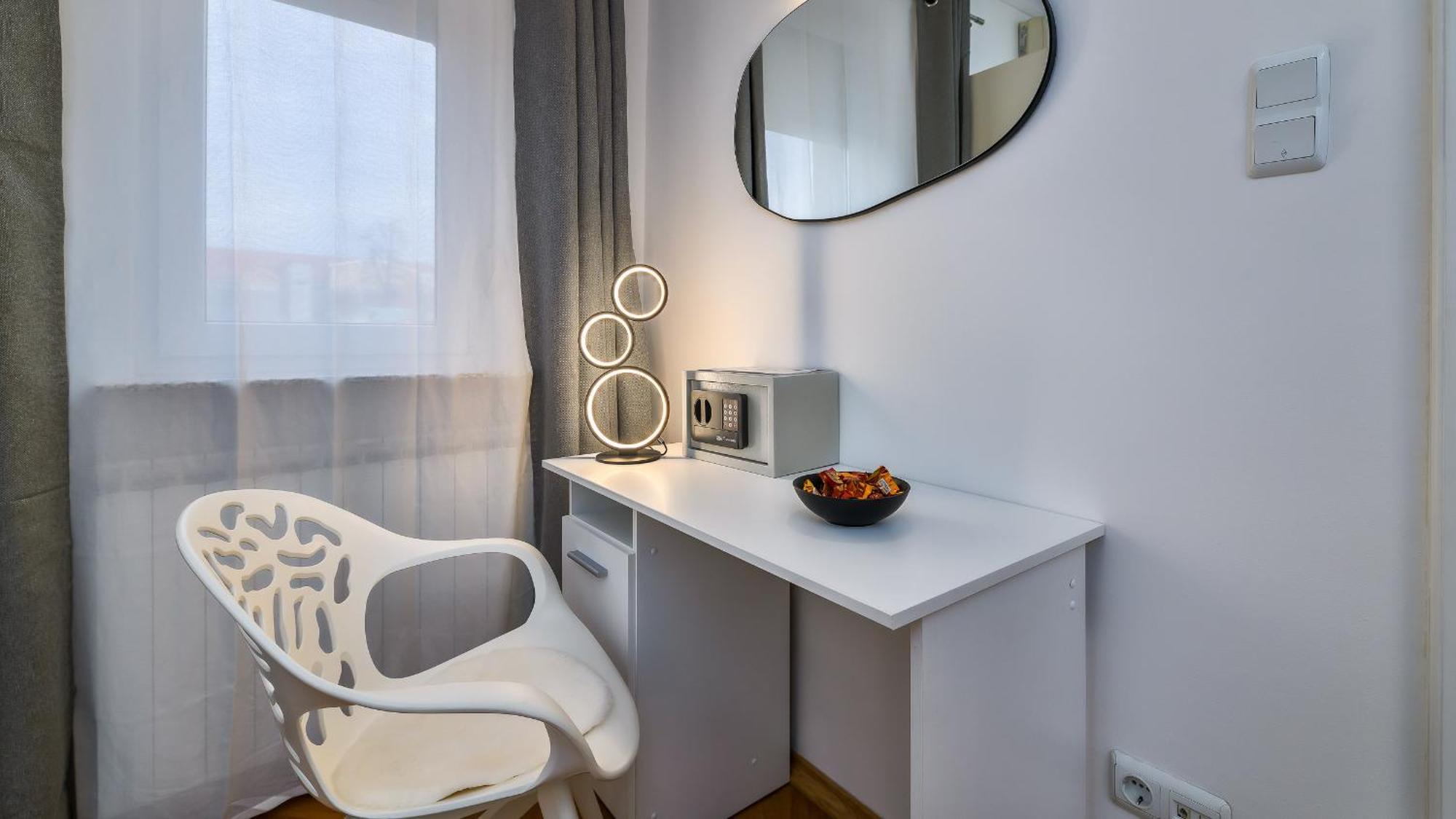 Iva'S Central Apartment Zagreb Bagian luar foto