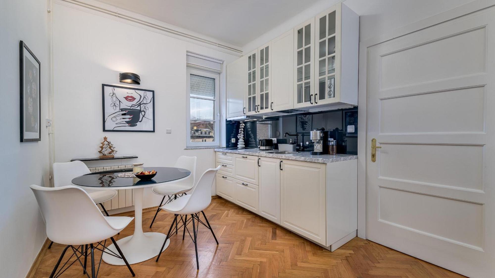 Iva'S Central Apartment Zagreb Bagian luar foto