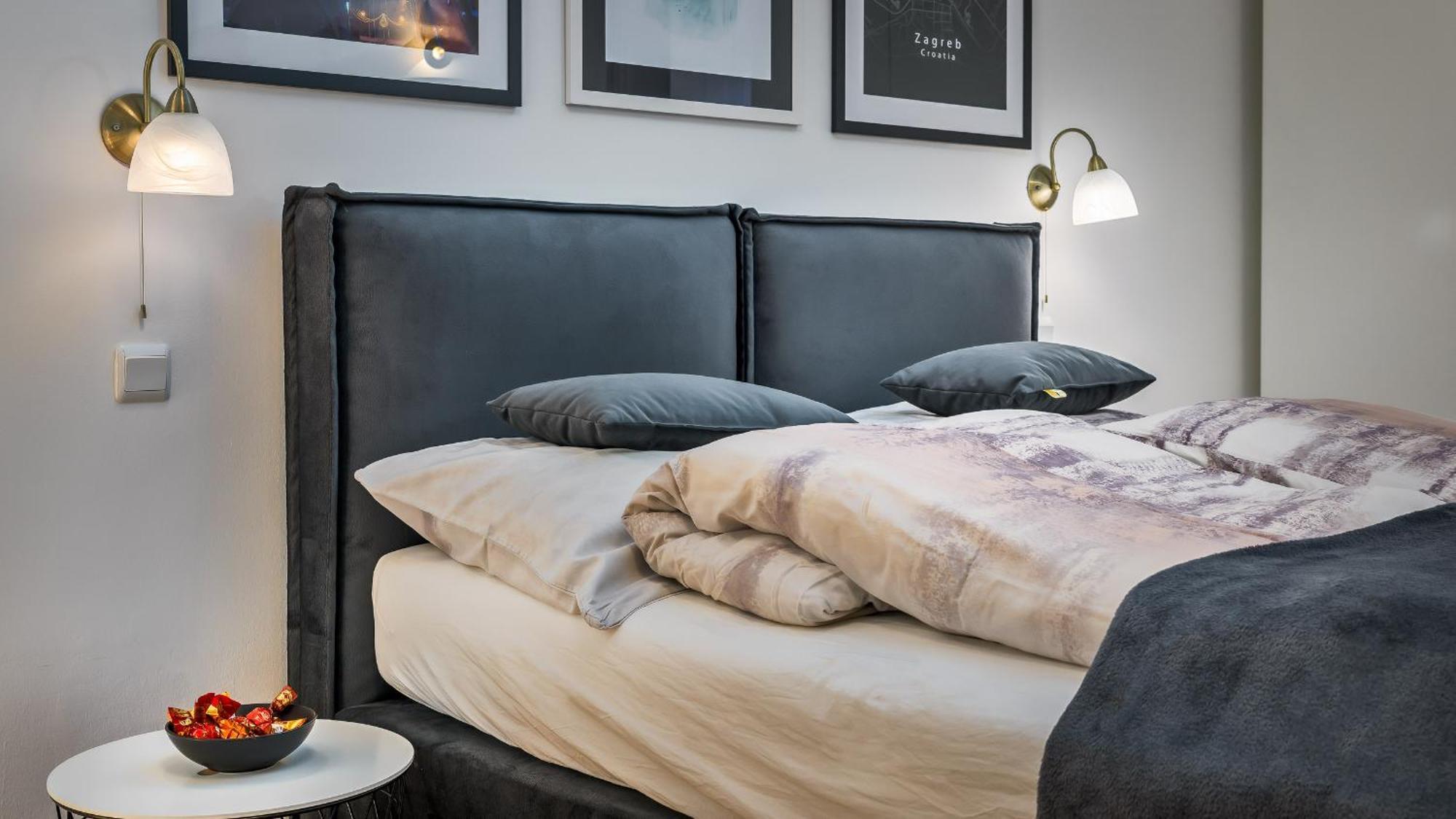 Iva'S Central Apartment Zagreb Bagian luar foto